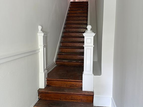 Private entry to the upstairs unit.