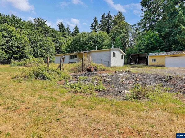 301 Bridge St, Falls City, OR 97344