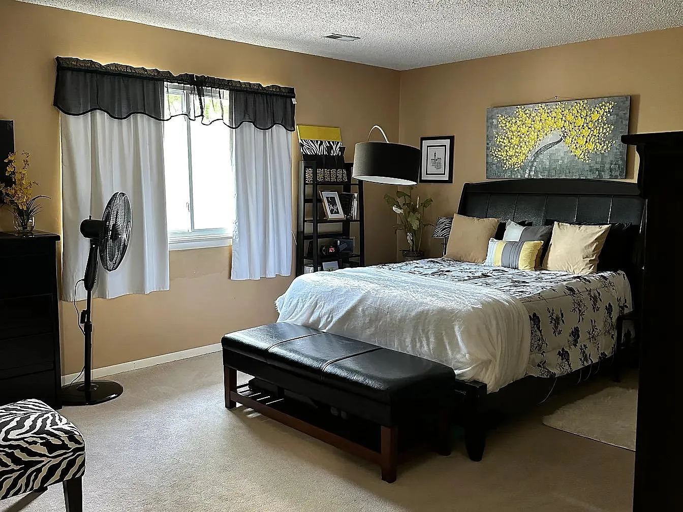 208 Denrose Dr - Unit 3 — Photo 2