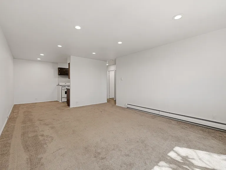1475 Rebecca Dr — Photo 7