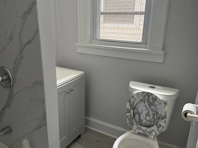 50 Montrose Ter — Photo 3