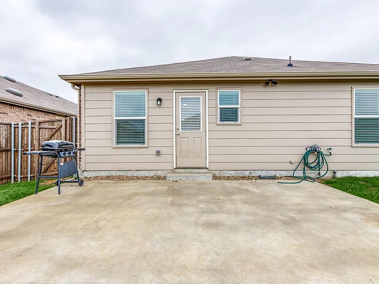 1337 Waggoner Dr — Photo 24