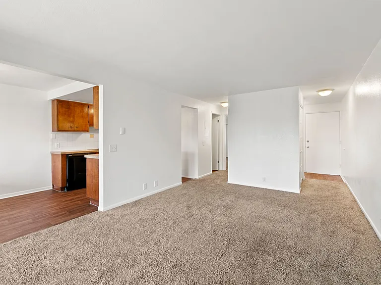 Park Ridge Apartments — Photo 39