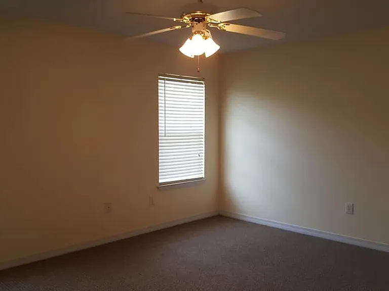 502 Meadow Ln — Photo 21