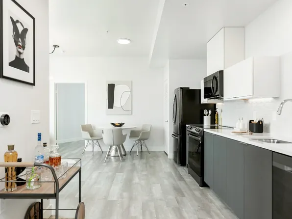 The Melrose, 700 N Spaulding Ave #210, Los Angeles, CA 90046