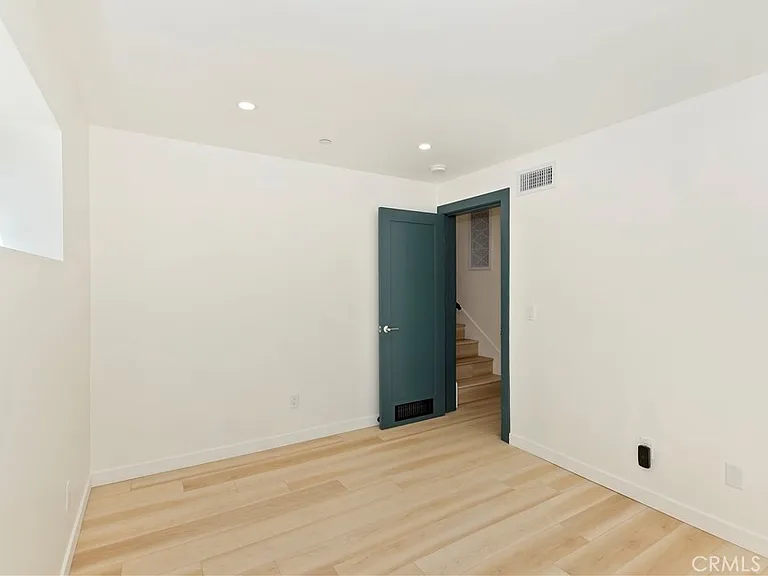 441 Oriole Dr #3 — Photo 24