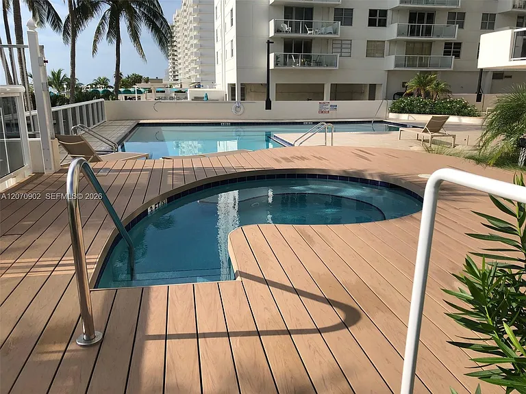 5757 Collins Ave #703 — Photo 26