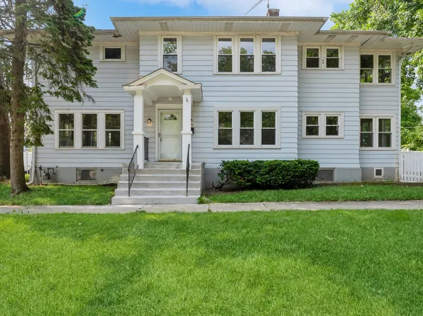 405 8th St, Waukegan, IL 60085