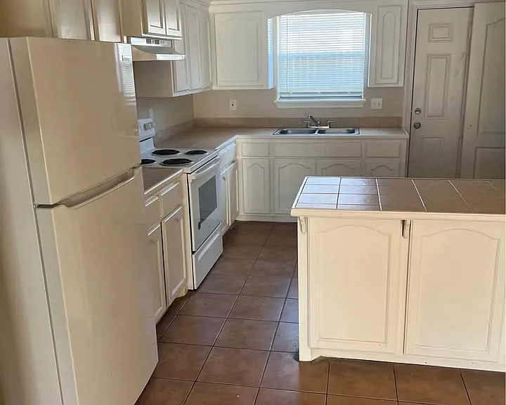 3210 N Moorefield Rd #9 — Photo 1