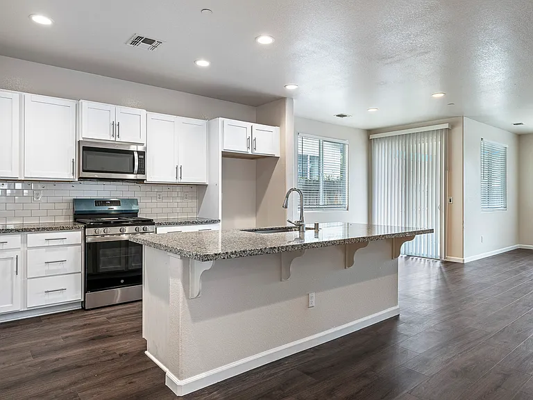 6441 W Santa Ana Ave — Photo 28