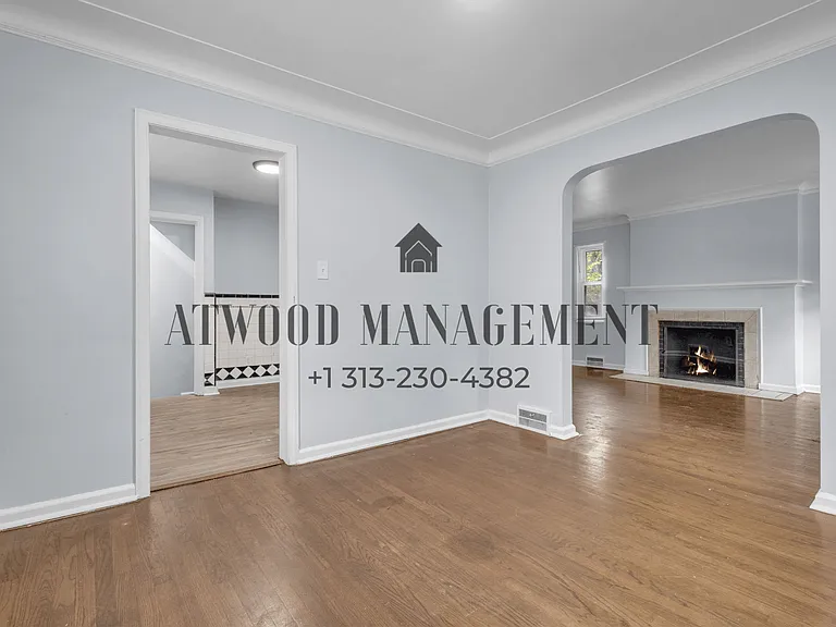 9755 Wayburn St — Photo 4