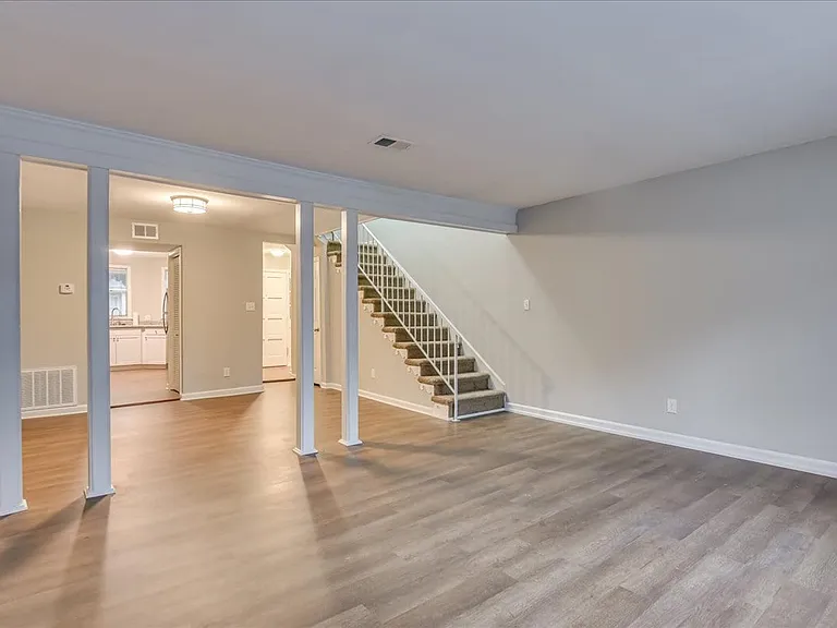 305 Telfair St — Photo 9