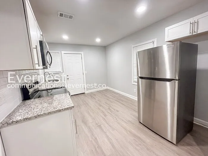 1268 Byewood Ln SW — Photo 7