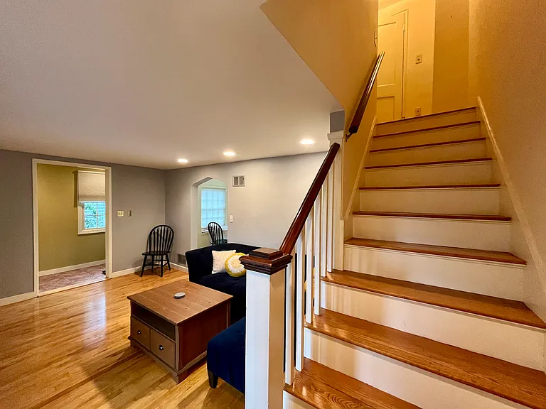 49 Sunnyside Ave — Photo 17
