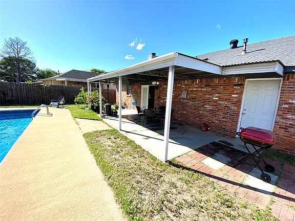 3rd image of 5708 Ainsworth Dr