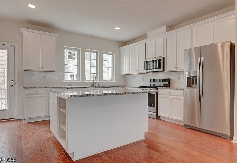 15 Braeburn Ct — Photo 2
