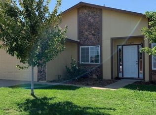 3920 Thornhill Dr, Sacramento, CA 95826