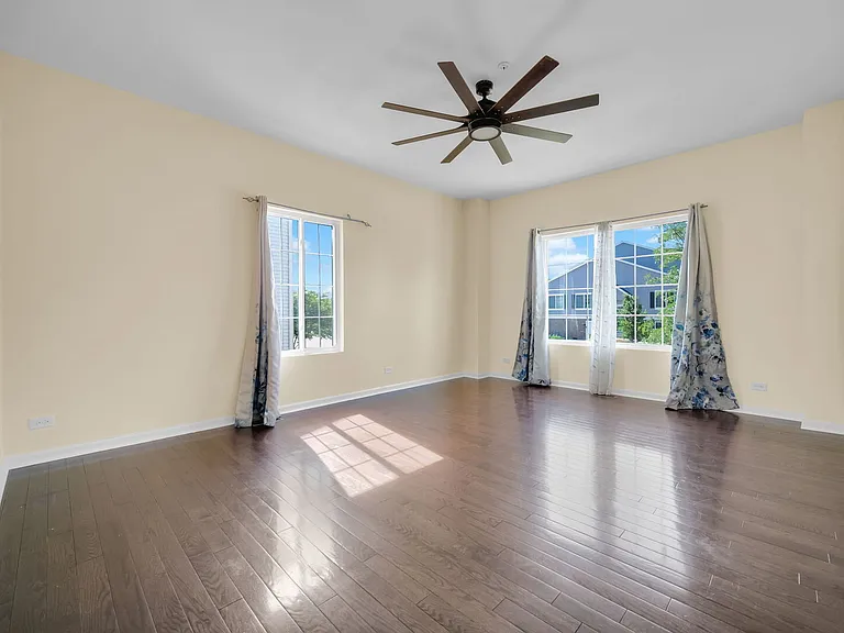 1476 Manning Ave — Photo 4