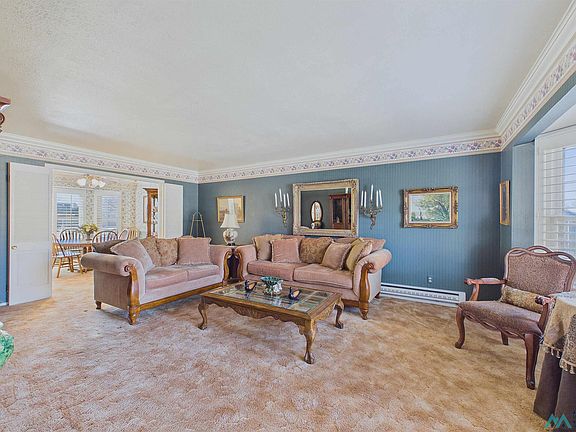 5th image of 2806 W Country Rd