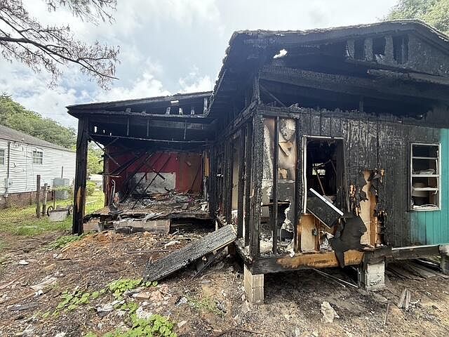 1st image of 2347 Cambridge Ave