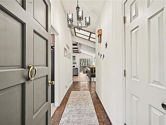 5th image of 419 Lakeside Dr