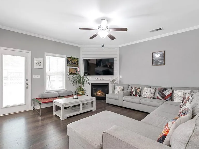 2627 Chase Rdg — Photo 6