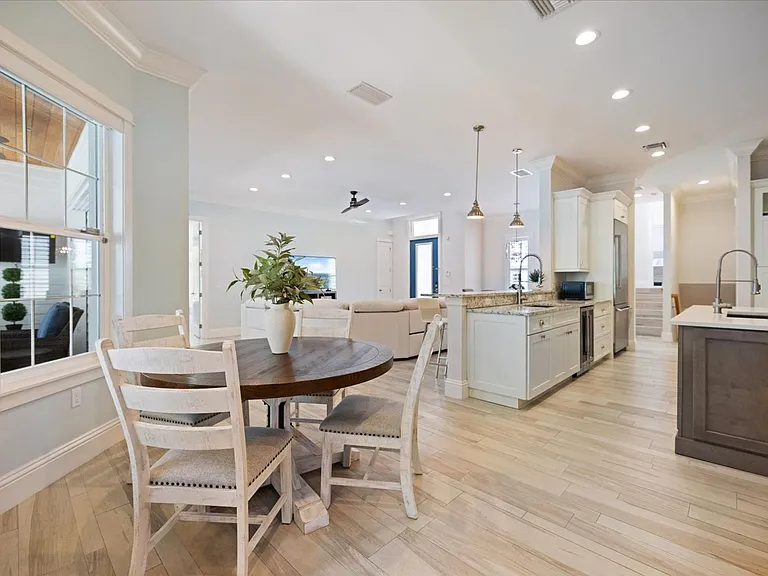 3919 Roberts Point Rd — Photo 12