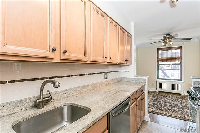 1st image of 4 Birchwood Ct APT 4C