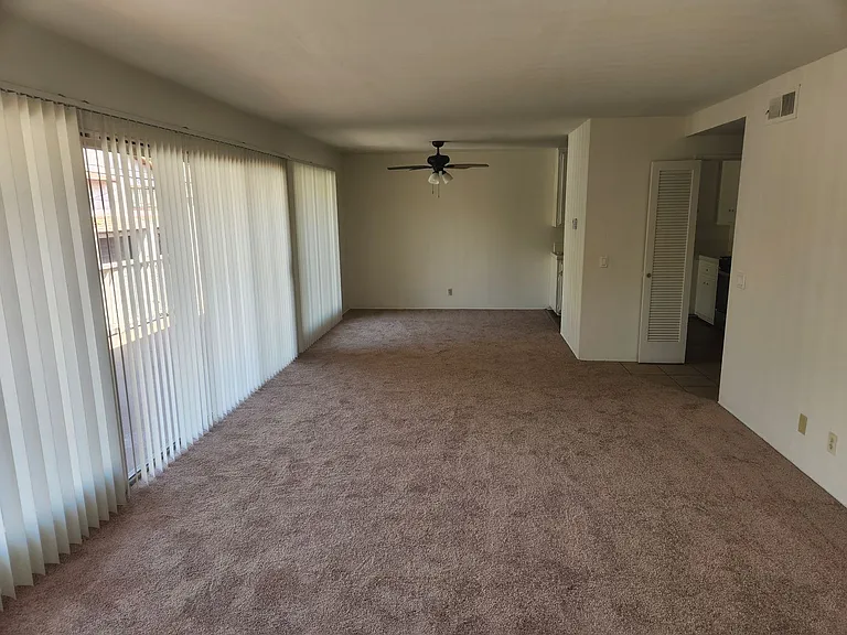 249-289 W Amber Ct — Photo 4