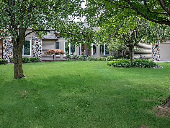 2nd image of 970 Tucker Dr