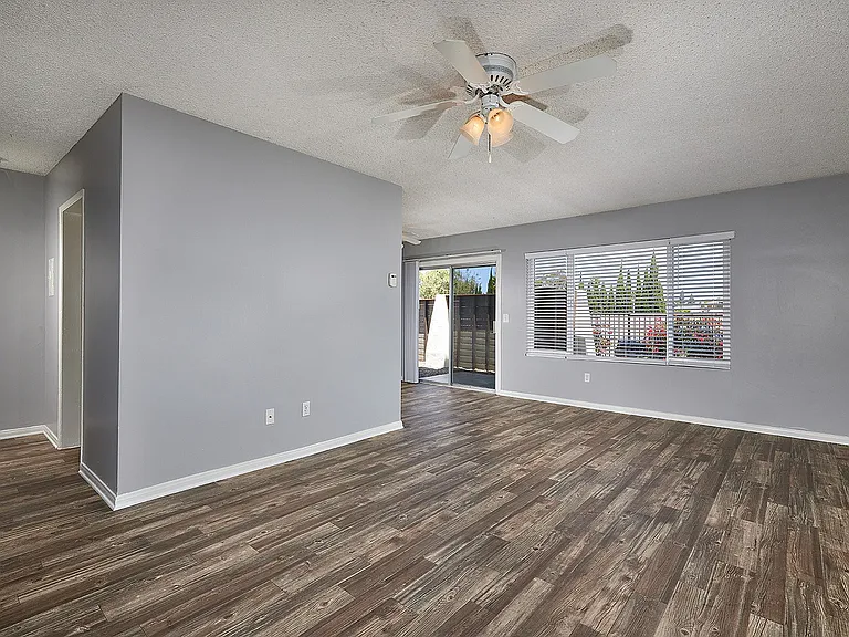 Villa Del Mar Apartments (new) — Photo 38