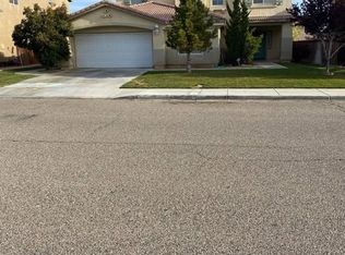 13858 Chestnut St, Victorville, CA 92392