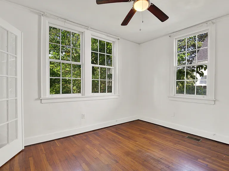 1501 E 35th St — Photo 7