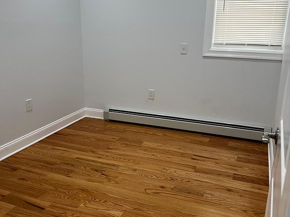 5th image of 845A E 214th St #1