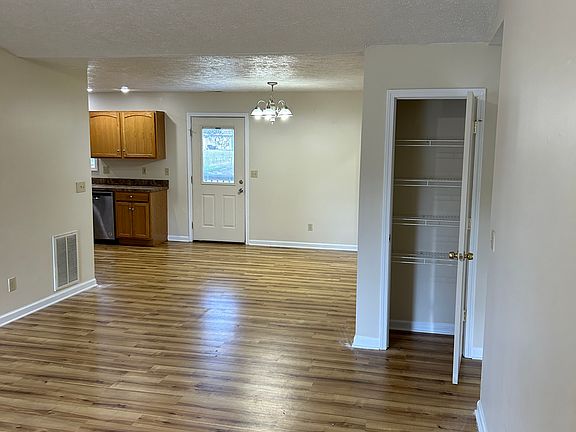 4th image of 6800 Lexington Dr #6800/6802