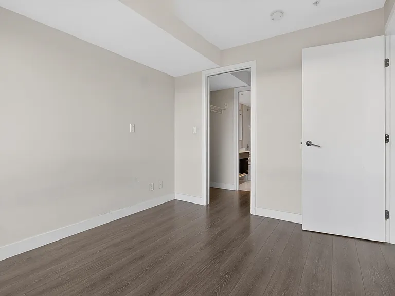 1588 Hastings St E #211 — Photo 9