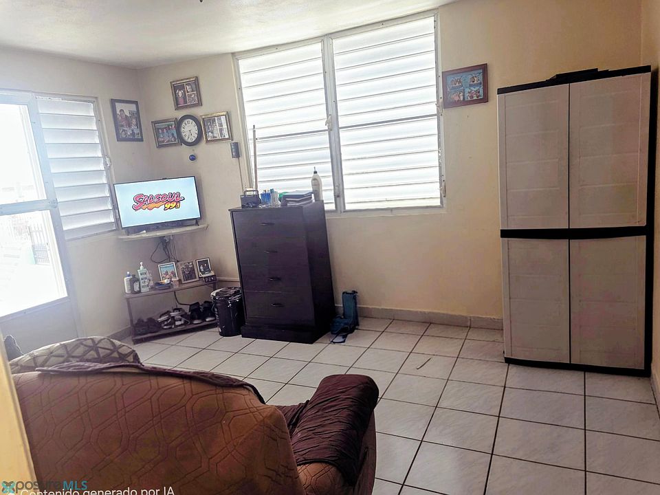 1st image of Calle 12