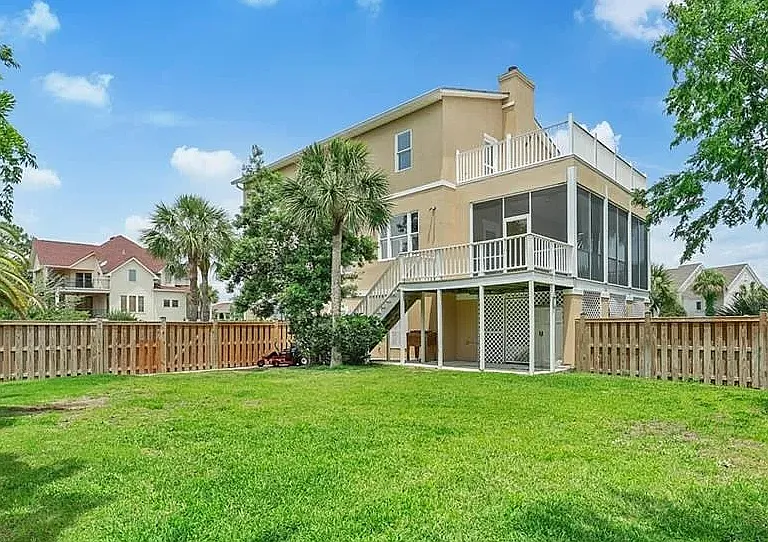 5021 Riverside Dr — Photo 30