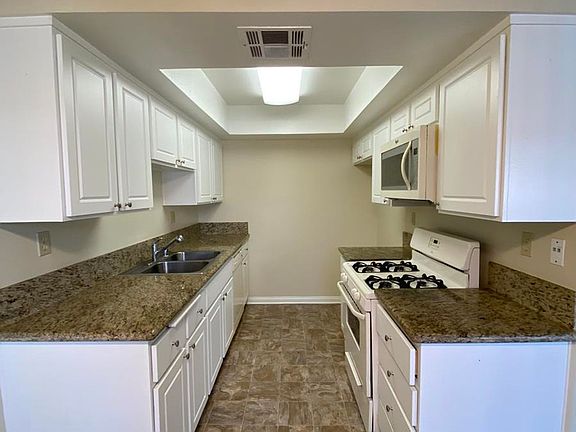 2nd image of 2901 W Victory Blvd APT J