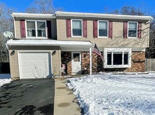 18 Colonial Ct, Howell, NJ 07731