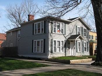 1st image of 610 W 6th St