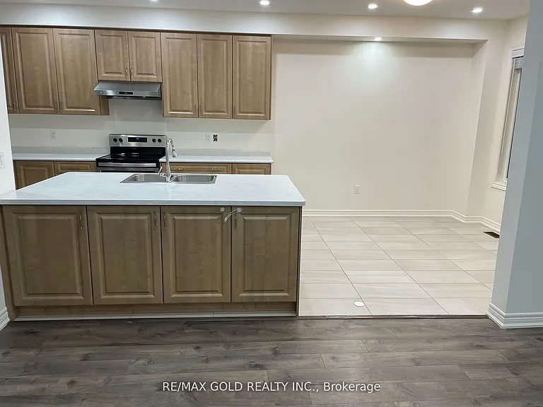 35 Riverwalk Dr — Photo 6