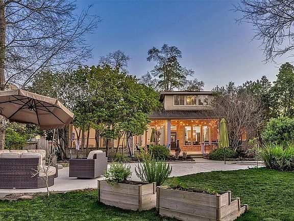 4th image of 50 Marquise Oaks Pl