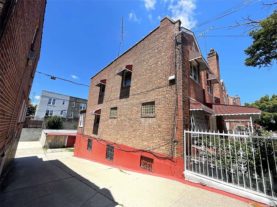 1st image of 1051 Stratford Avenue