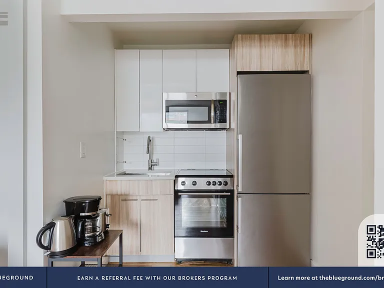 434 W 19th St #6A — Photo 9