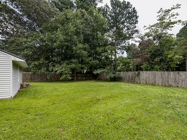 1104 Washington Dr — Photo 36