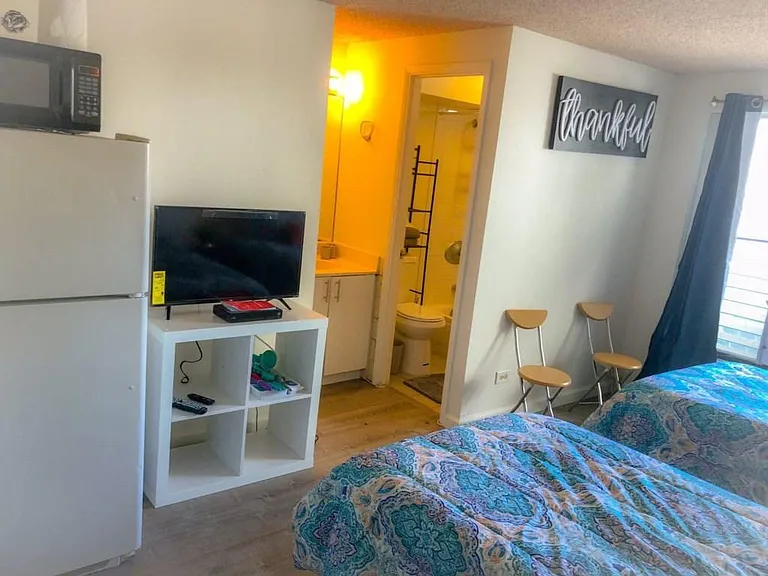 2450 Prince Edward St #904A — Photo 2