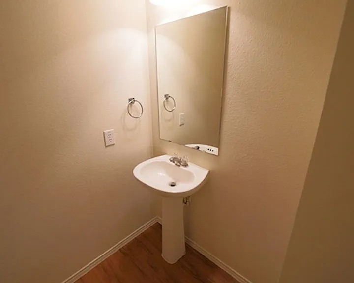 109 Willow Hl — Photo 15