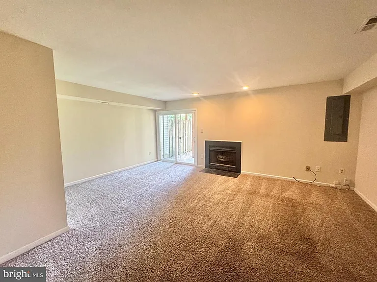 704 Stafford Glen Ct — Photo 13
