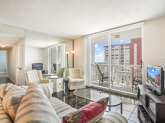 4th image of 3113 S Ocean Drive #1008